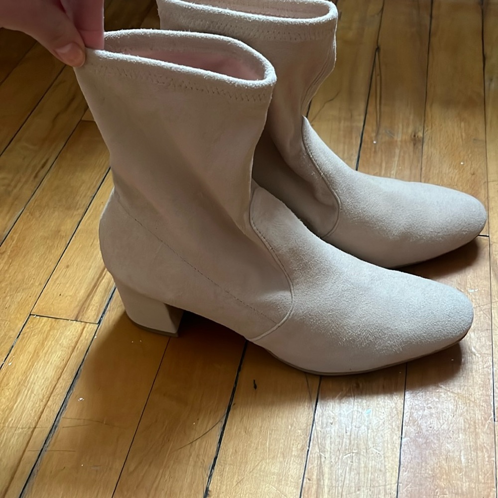 New Stuart weitzman boots size 8